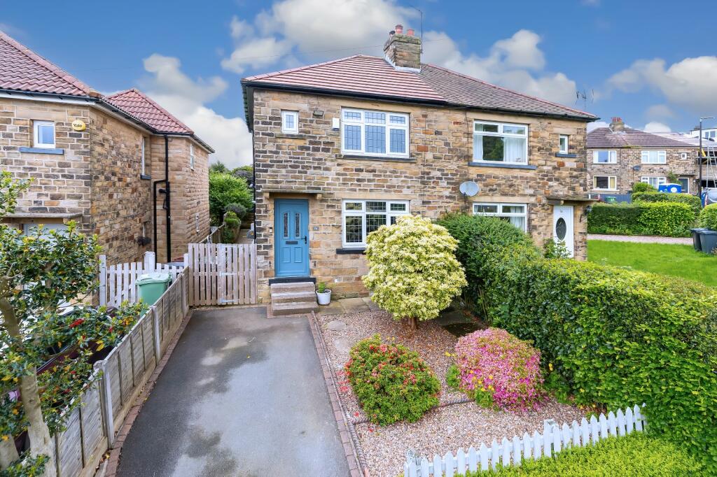 2 bedroom semidetached house for sale in Moorland Crescent, Guiseley