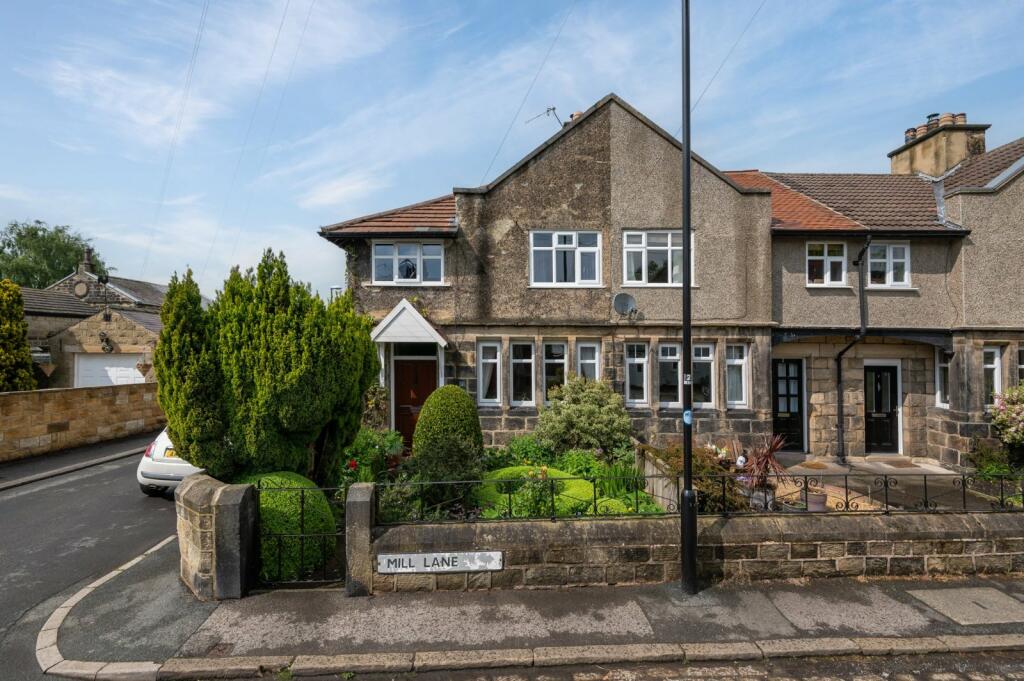 3 bedroom end of terrace house for sale in Mill Lane, Pool in