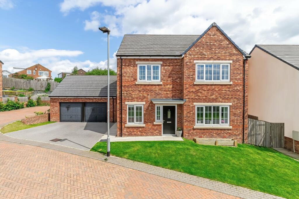 4 bedroom detached house for sale in Carr Banks View, Otley, West