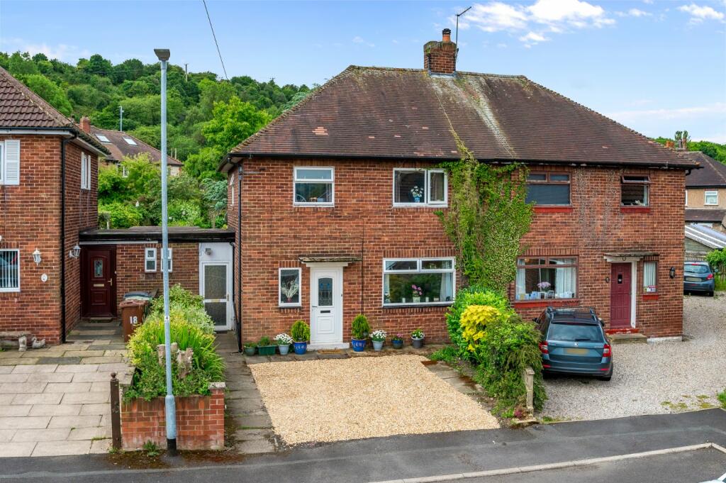 3 bedroom semidetached house for sale in Maylea Drive, Otley, West Yorkshire, LS21