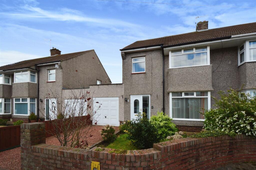 3 bedroom semidetached house for sale in Cheviot Close, Ellington