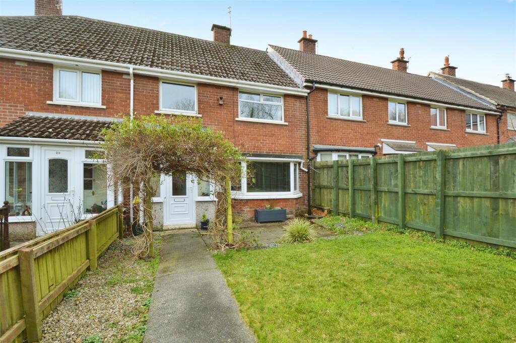 3 bedroom terraced house for sale in Castle Close, Morpeth, NE61