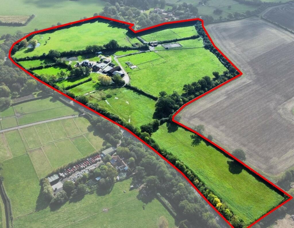 Main image of property: Oak Tree Farm, Tywford Road, Binfield, Berkshire, RG42 5QD