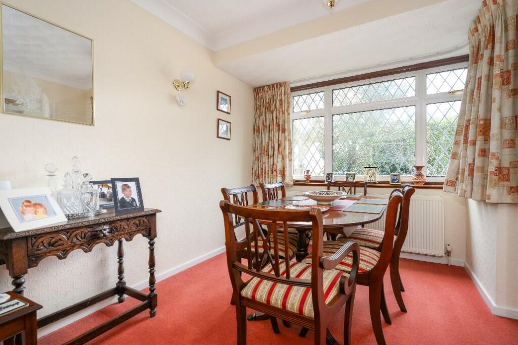 4 bedroom detached house for sale in Ashurst Drive, Shepperton