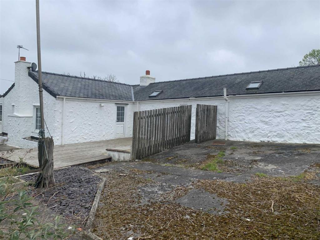 2 bedroom cottage for sale in Mynydd Bodafon, Llanerchymedd, LL71