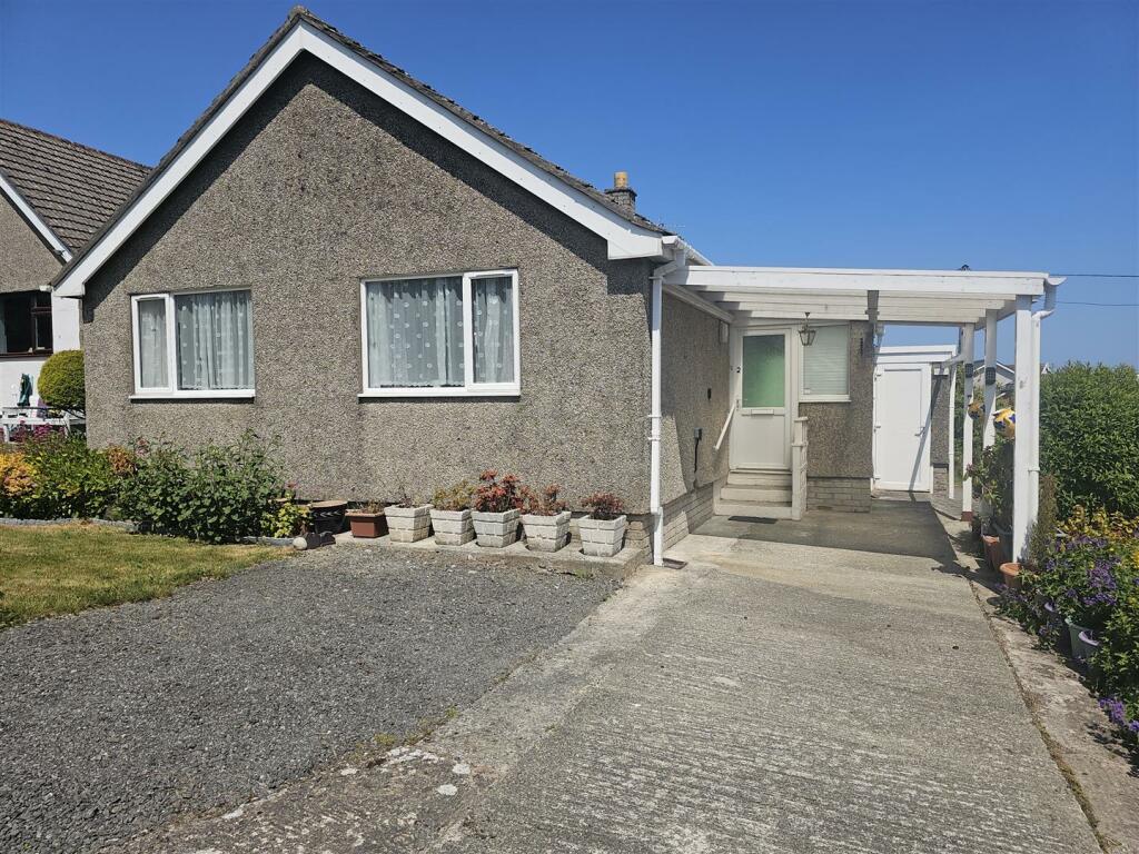 2 bedroom detached bungalow for sale in Fern Hill, Benllech, TynY