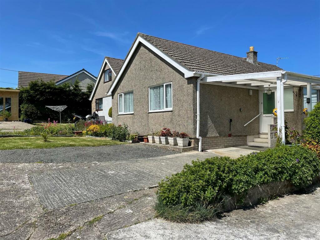 2 bedroom detached bungalow for sale in Fern Hill, Benllech, TynY