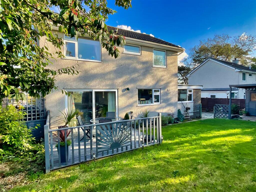 4 bedroom detached house for sale in Bryn Goleu, Benllech, LL74