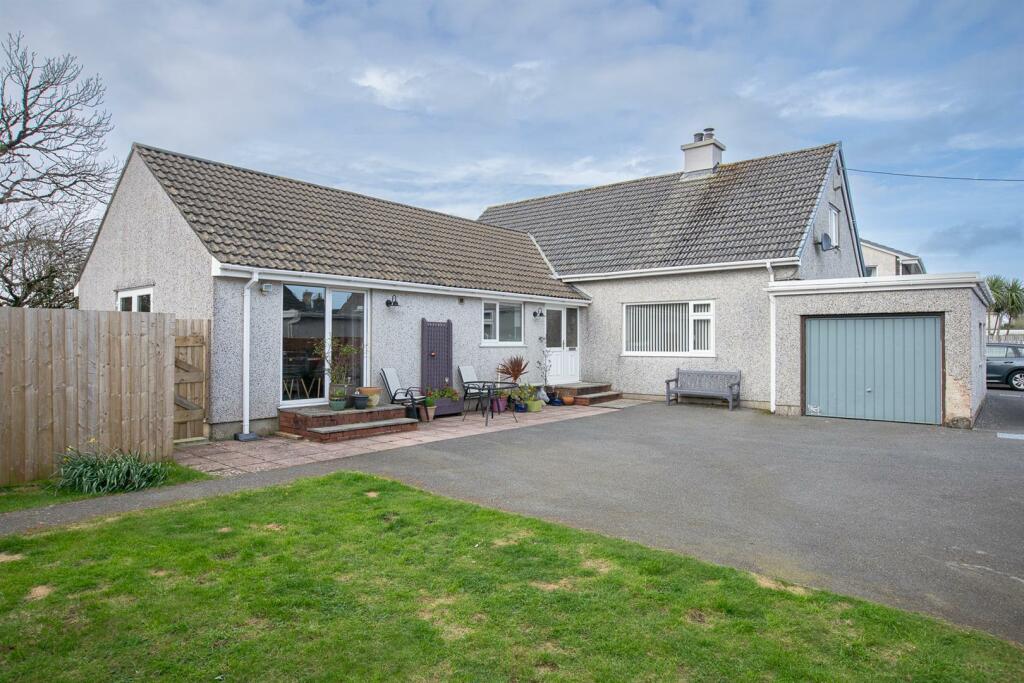 4 bedroom detached house for sale in Benllech, Tyn Y Gongl, LL74