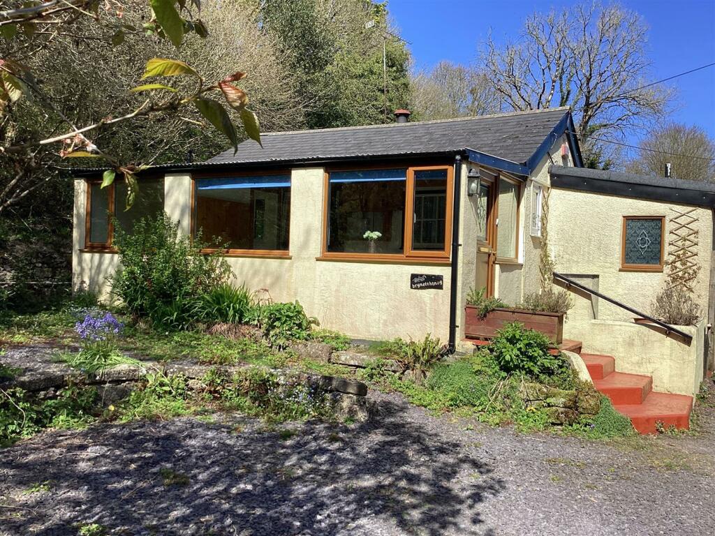 2 bedroom detached bungalow for sale in Bwlch, Benllech, LL74