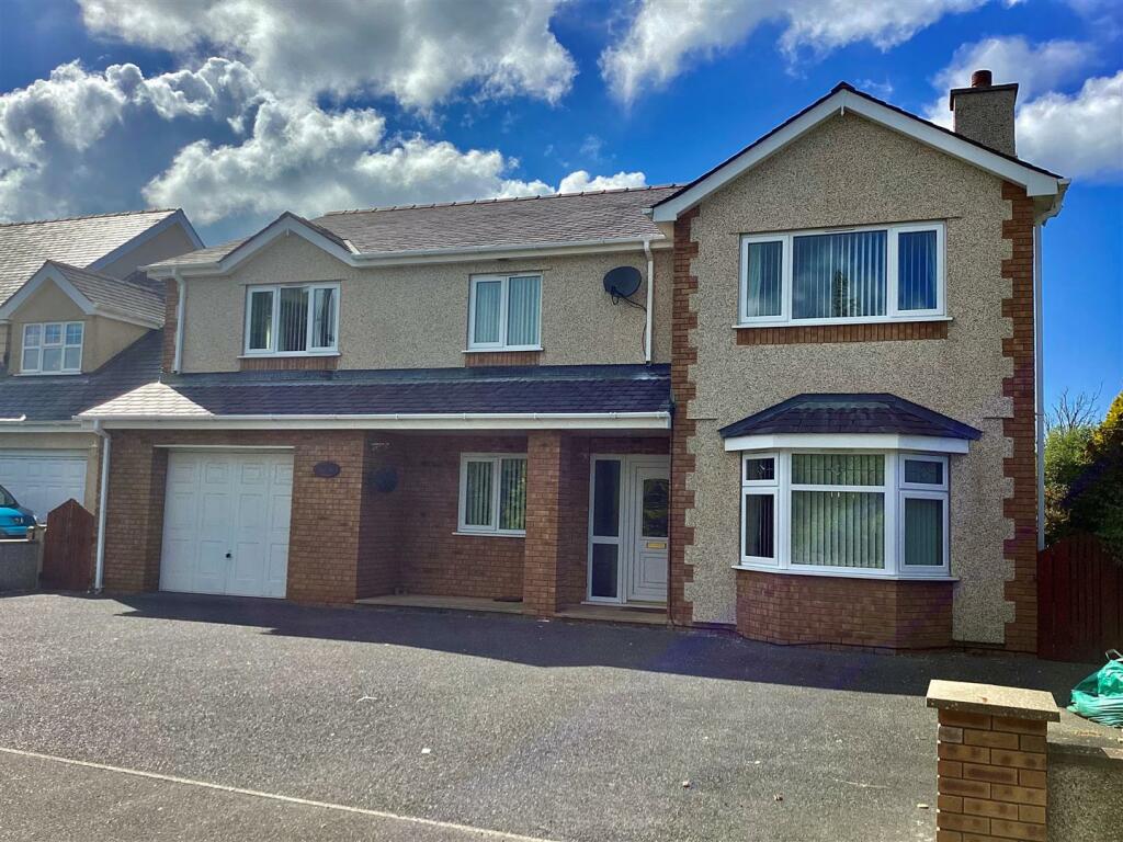 4 bedroom house for sale in Brynteg, LL78