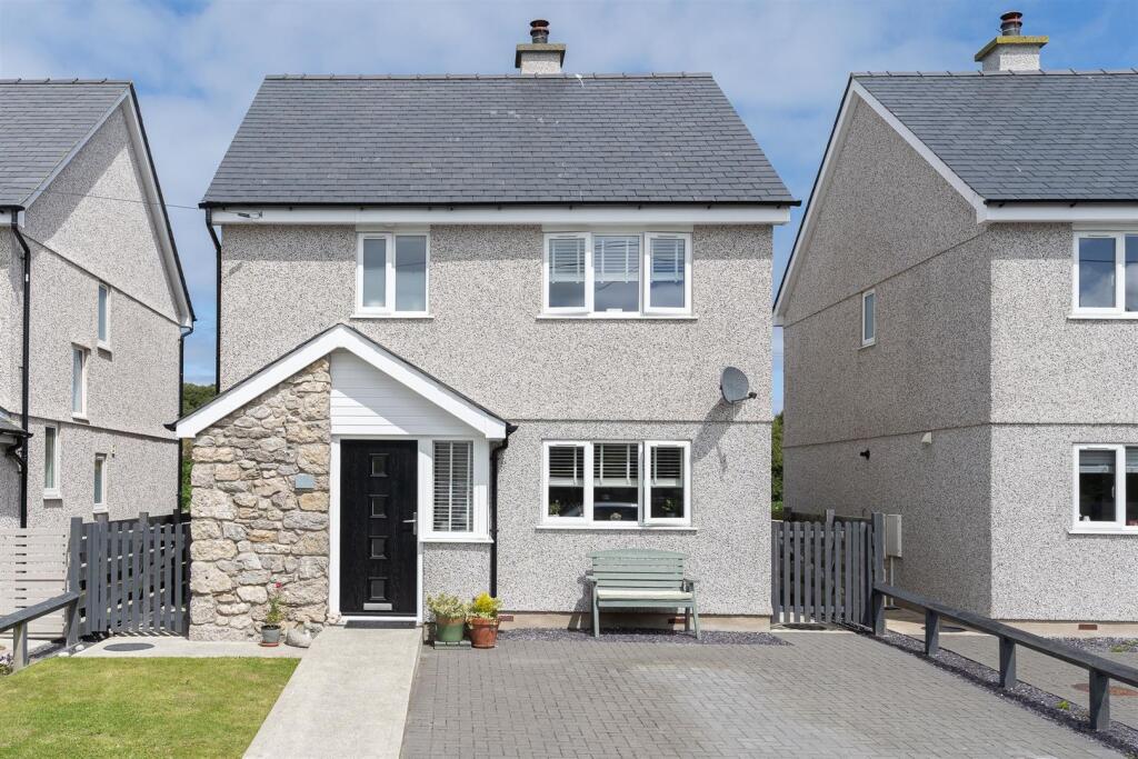 Main image of property: Llwyn Helyg, Amlwch