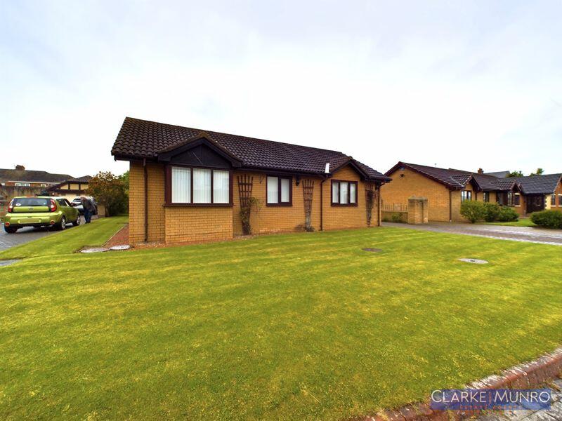 4 bedroom detached bungalow for sale in Cliffe Court, Seaton Carew, TS25