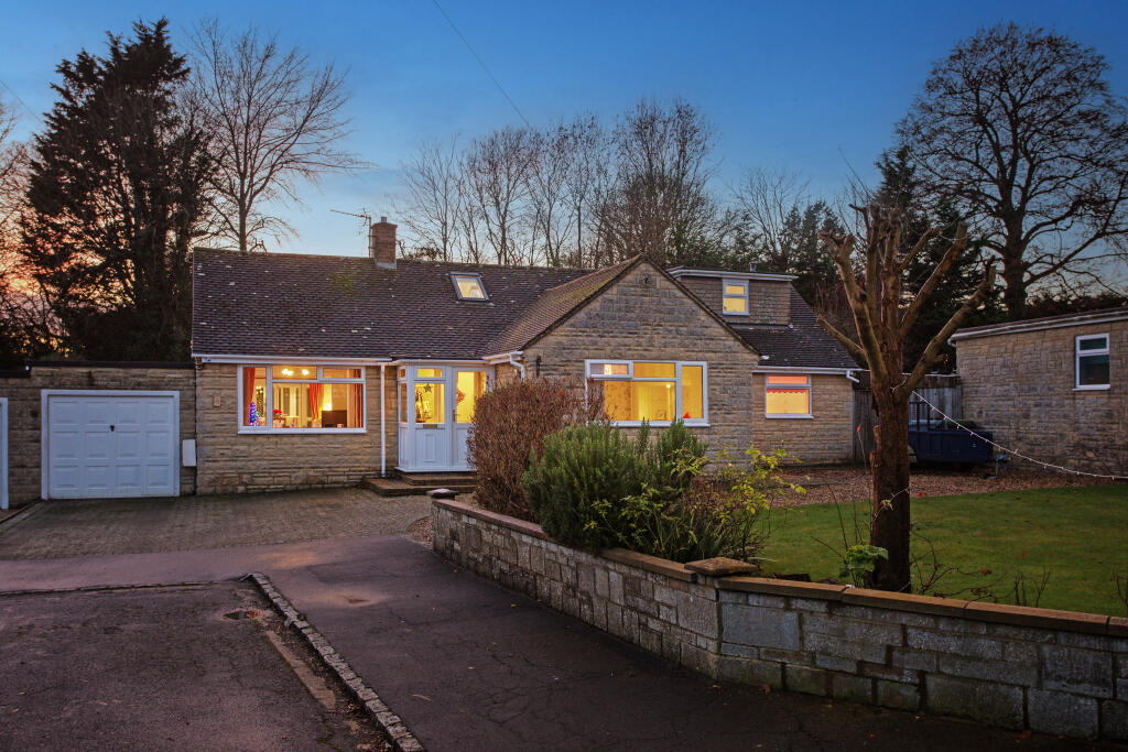 3 bedroom detached house for sale in Rectory Crescent, Chipping Norton, OX7