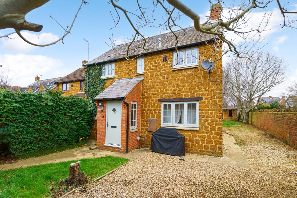 3 bedroom house for sale in Adderbury Court, Adderbury, OX17