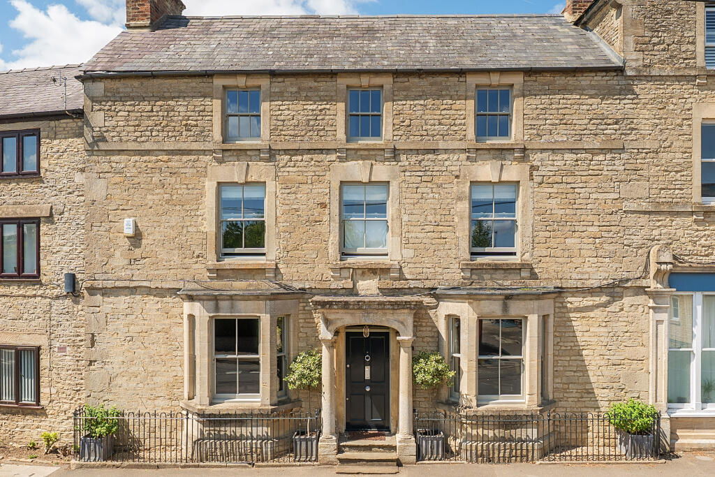 Main image of property: East Street, Fritwell, OX27