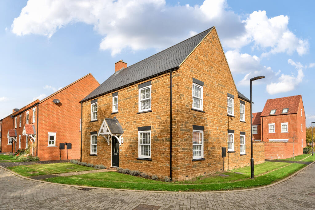 Main image of property: Flux Drive, Deddington, OX15