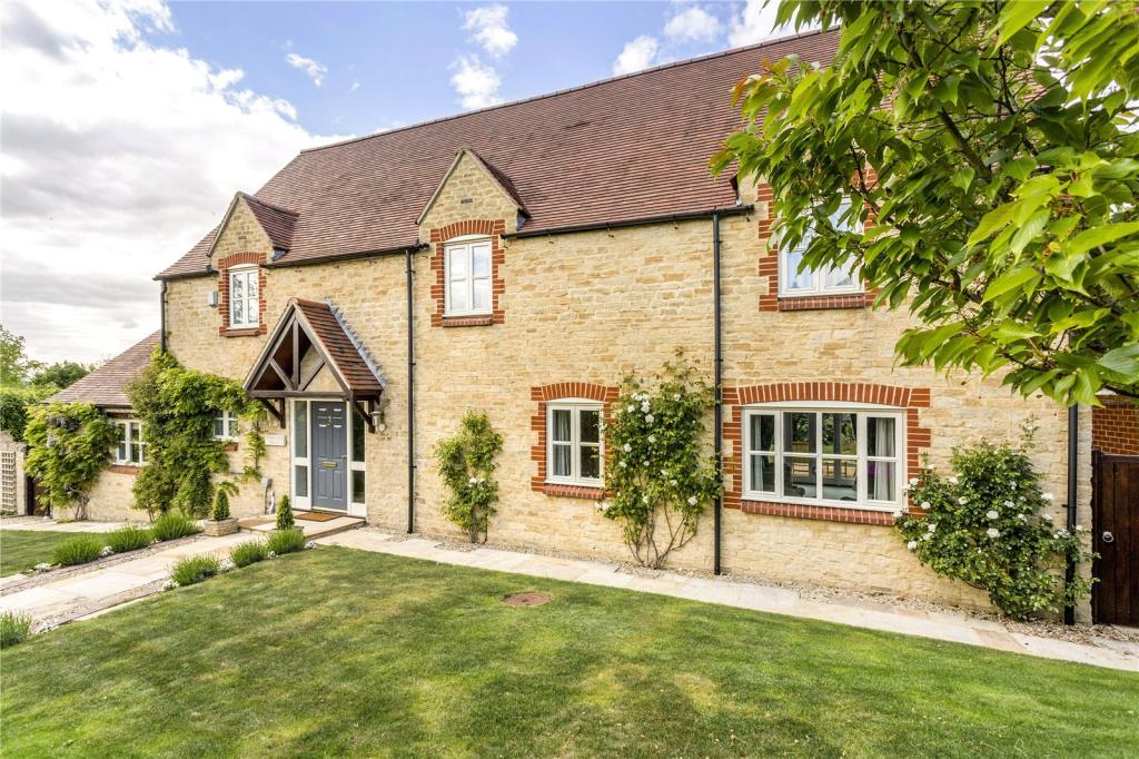 5 bedroom detached house for sale in Dovecote Lane, Somerton, Bicester ...