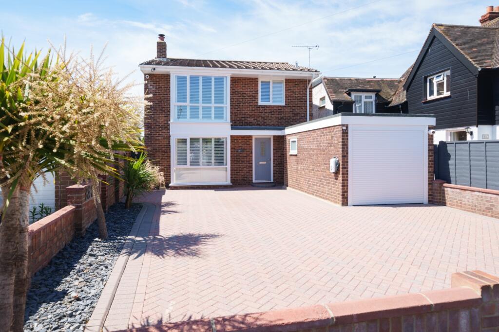 Main image of property: York Crescent, Lee-on-the-Solent, Hampshire, PO13