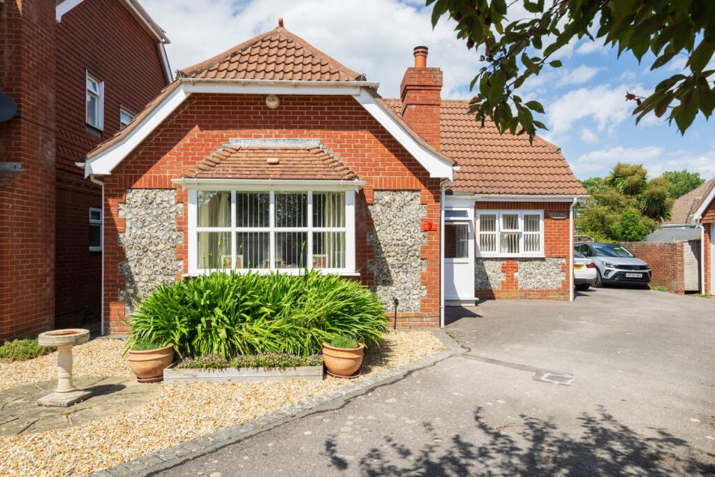 Main image of property: The Seagulls, Lee-on-the-Solent, PO13 9QD