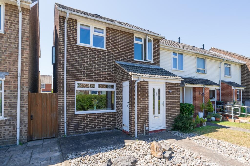Main image of property: Laurus Walk, Lee-on-the-Solent, Hampshire, PO13