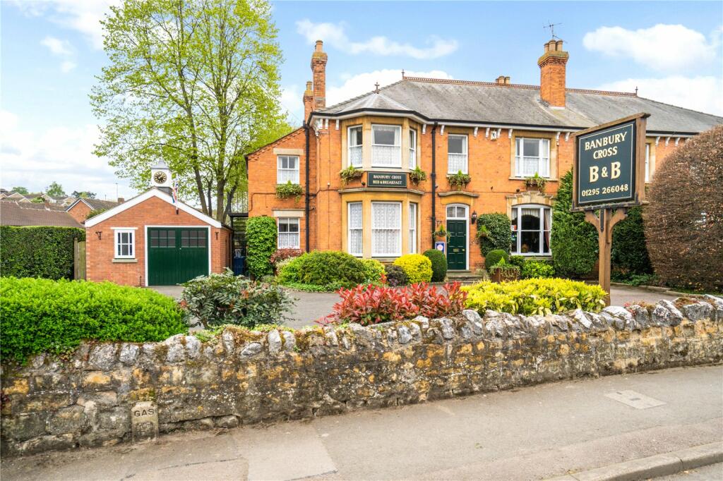 9 bedroom house for sale in Broughton Road, Banbury, OX16