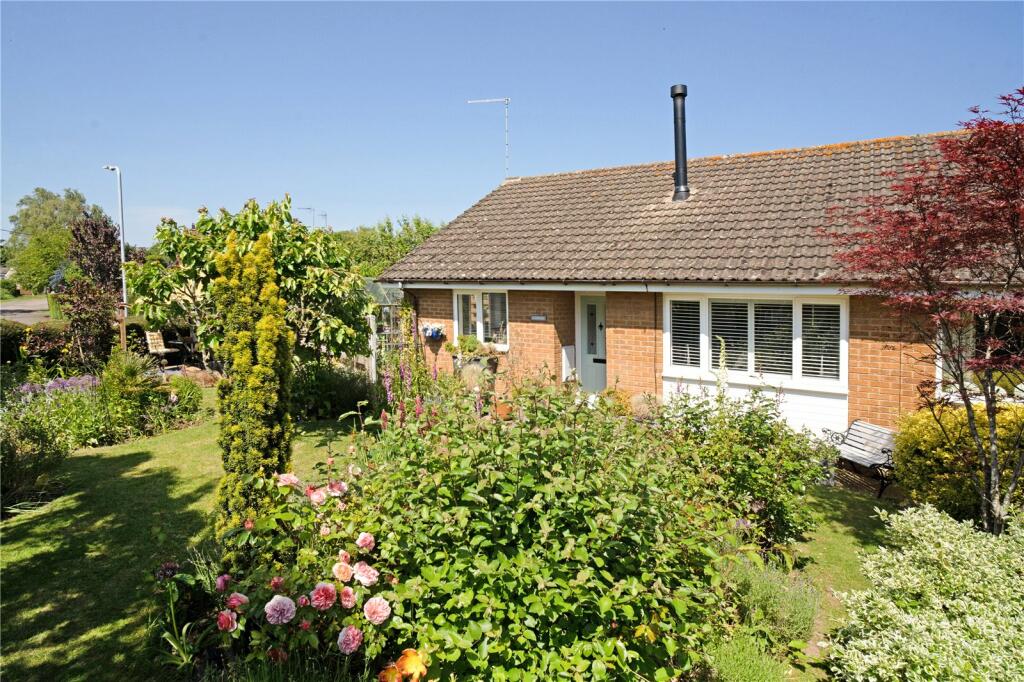 2 bedroom semidetached bungalow for sale in Upper Boddington, Daventry