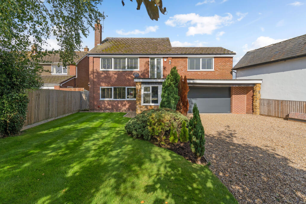 5 bedroom detached house for sale in London End, Priors Hardwick, CV47