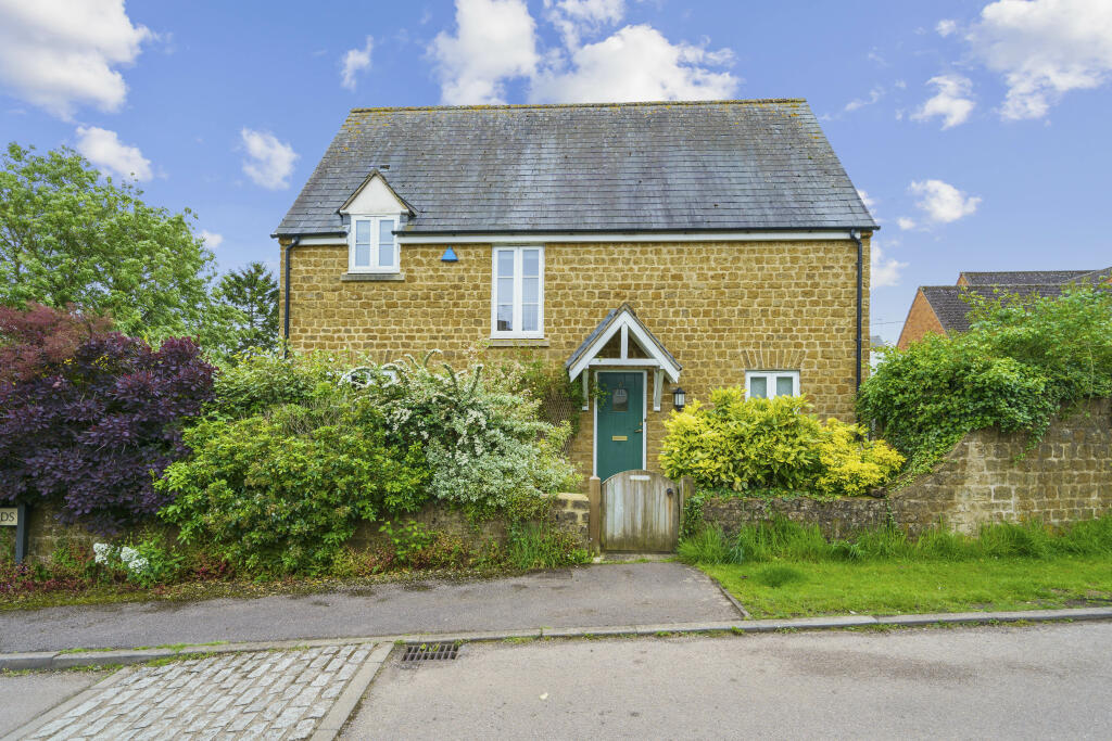 Main image of property: Cherry Fields, Cropredy, OX17