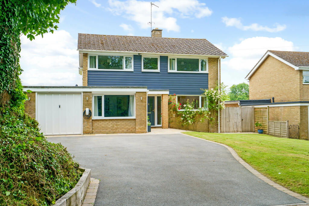 4 bedroom detached house for sale in Farnborough, Banbury, Oxfordshire