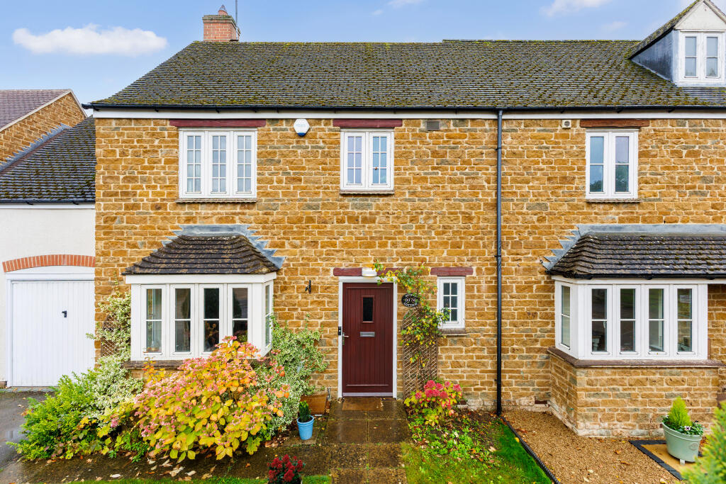 Main image of property: Sydenham Close, Adderbury, OX17