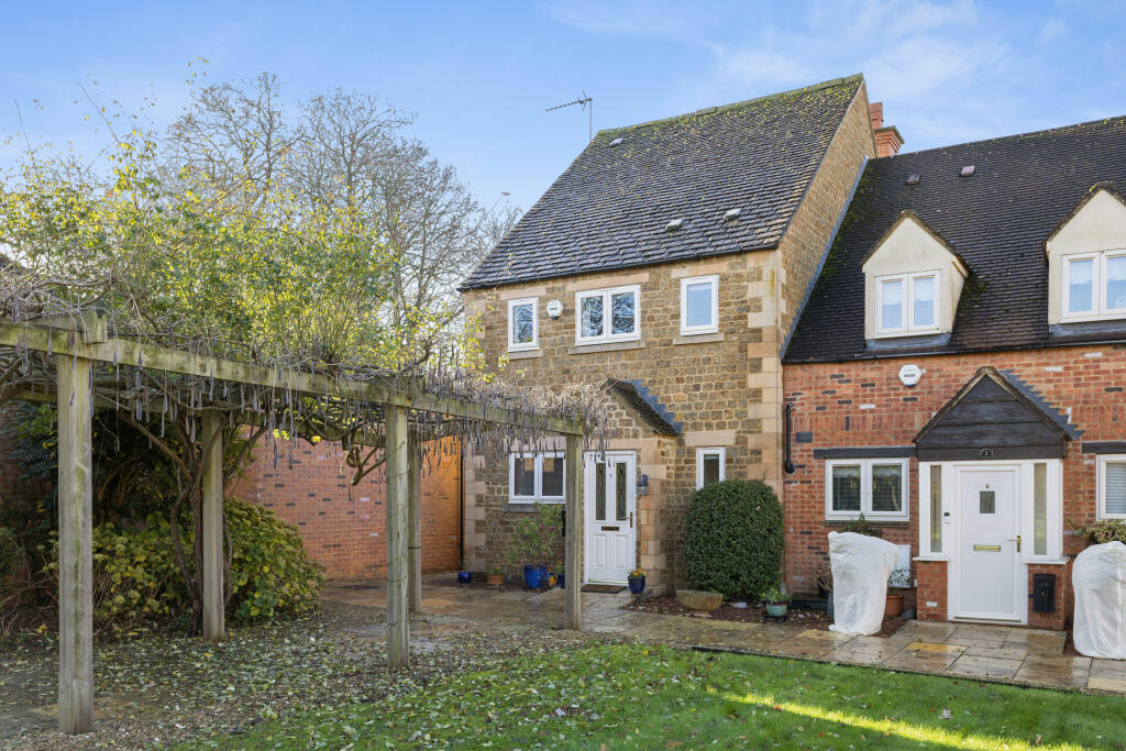 Main image of property: Highlands, Lower Tadmarton, OX15