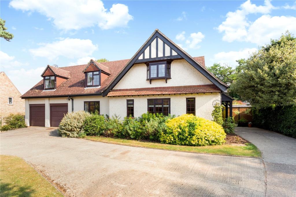5 bedroom detached house for sale in Weeping Cross, Bodicote, Banbury