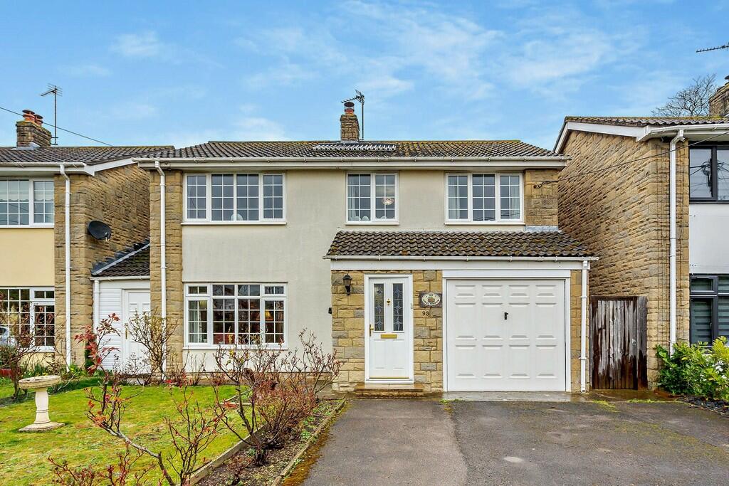 4 bedroom link detached house for sale in High Street, Chalgrove