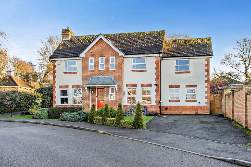 Main image of property: Swan Gardens, Tetsworth, Thame