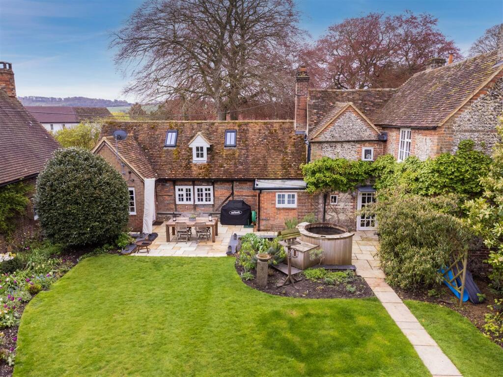 4 bedroom detached house for sale in Britwell Salome, Watlington, OX49