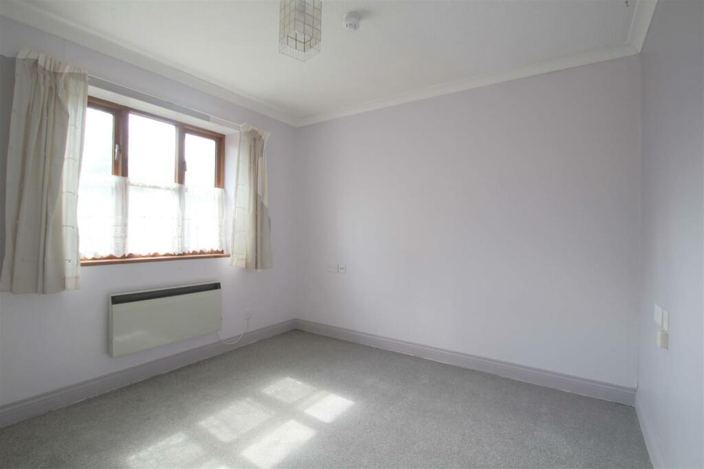 2 bedroom flat for sale in Watlington, OX49