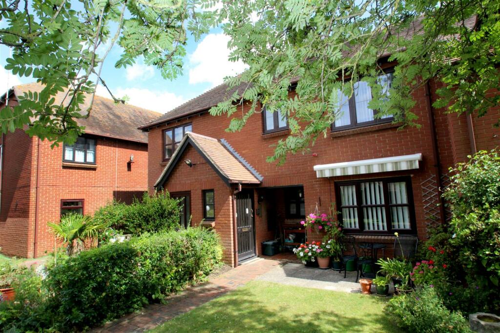1 bedroom retirement property for sale in Orchard Walk, Watlington, OX49