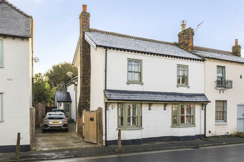 4 bedroom semidetached house for sale in Couching Street, Watlington, OX49