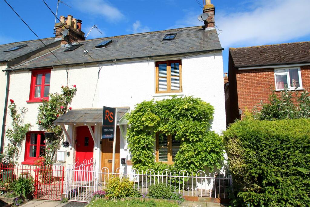 2 bedroom end of terrace house for sale in Road, WATLINGTON, OX49