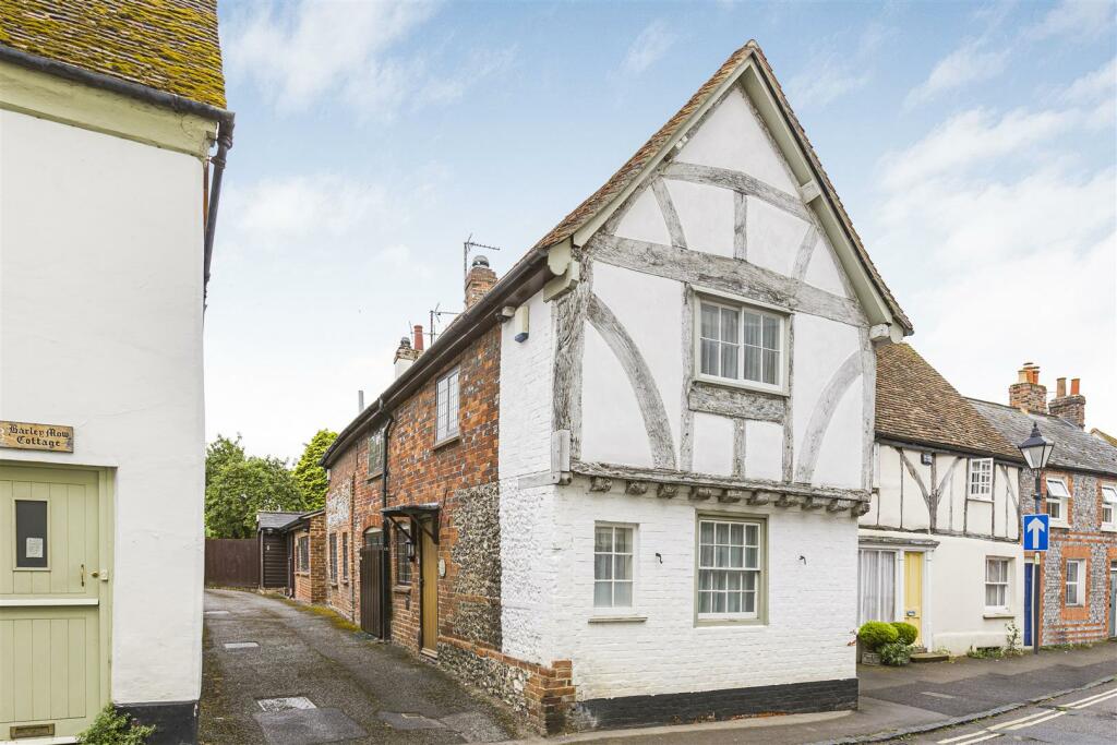 Main image of property: High Street, Watlington