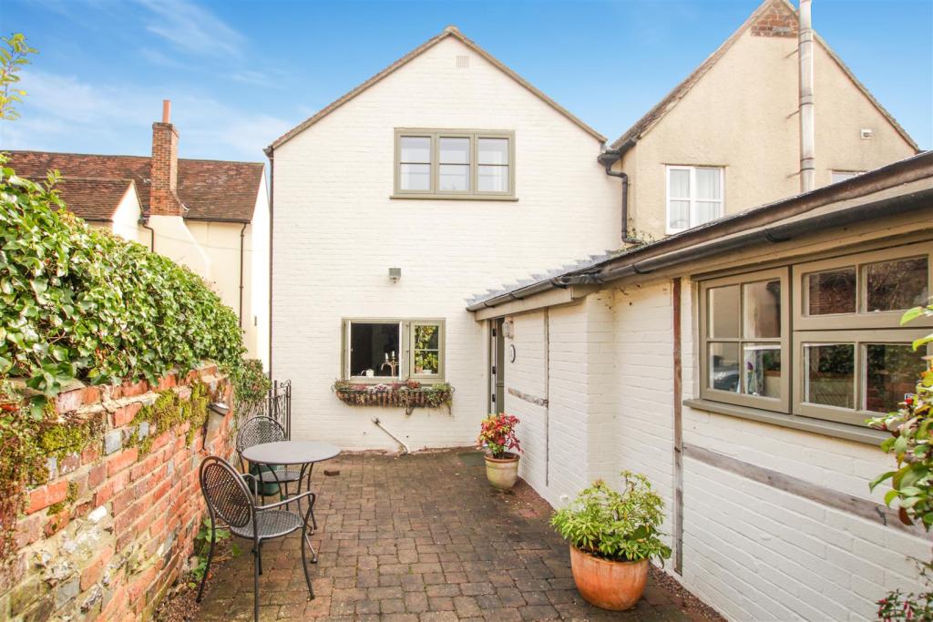 3 bedroom semidetached house for sale in Shirburn Street, Watlington, OX49