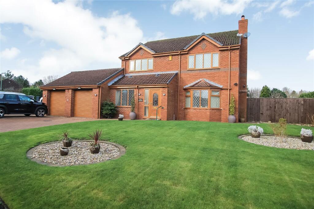 4 bedroom detached house for sale in Acle Burn, Newton Aycliffe, DL5