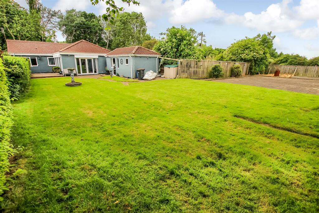 4 bedroom semidetached bungalow for sale in Congreve Terrace, Aycliffe, Aycliffe Village, DL5