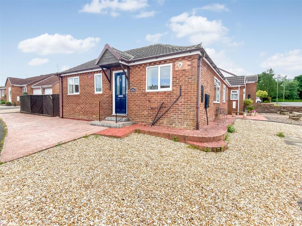 Main image of property: The Oaks, Woodham