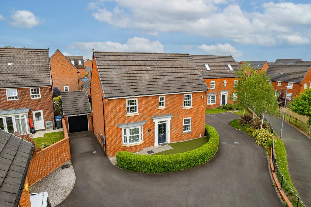 4 bedroom detached house for sale in Minnesota Drive, Great Sankey, WA5