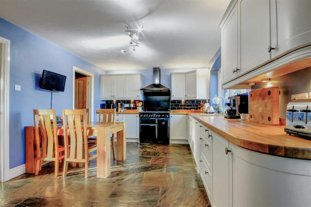 Additional property image - Ravensworth, Richmond