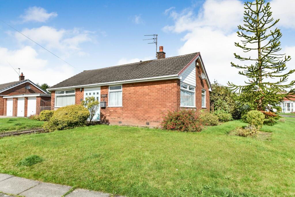 2 bedroom detached bungalow for sale in Kennedy Drive, Unsworth. Bury, BL9