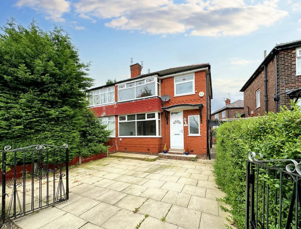 3 bedroom semidetached house for sale in Heys Road, Prestwich, M25