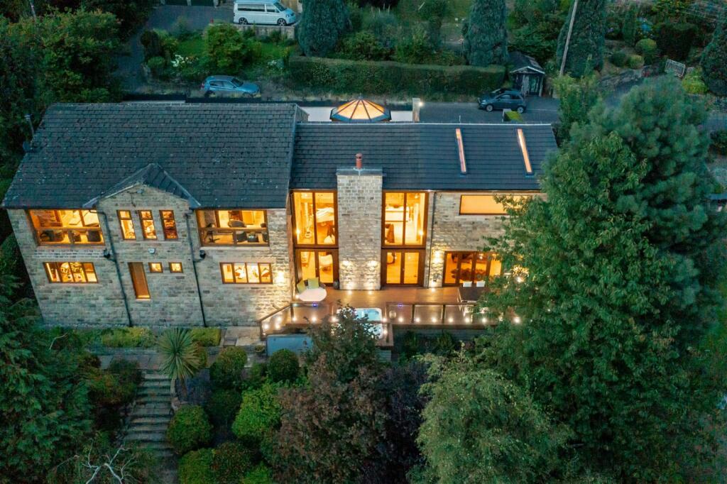 6 bedroom detached house for sale in Coldhill Lane, New Mill, Holmfirth